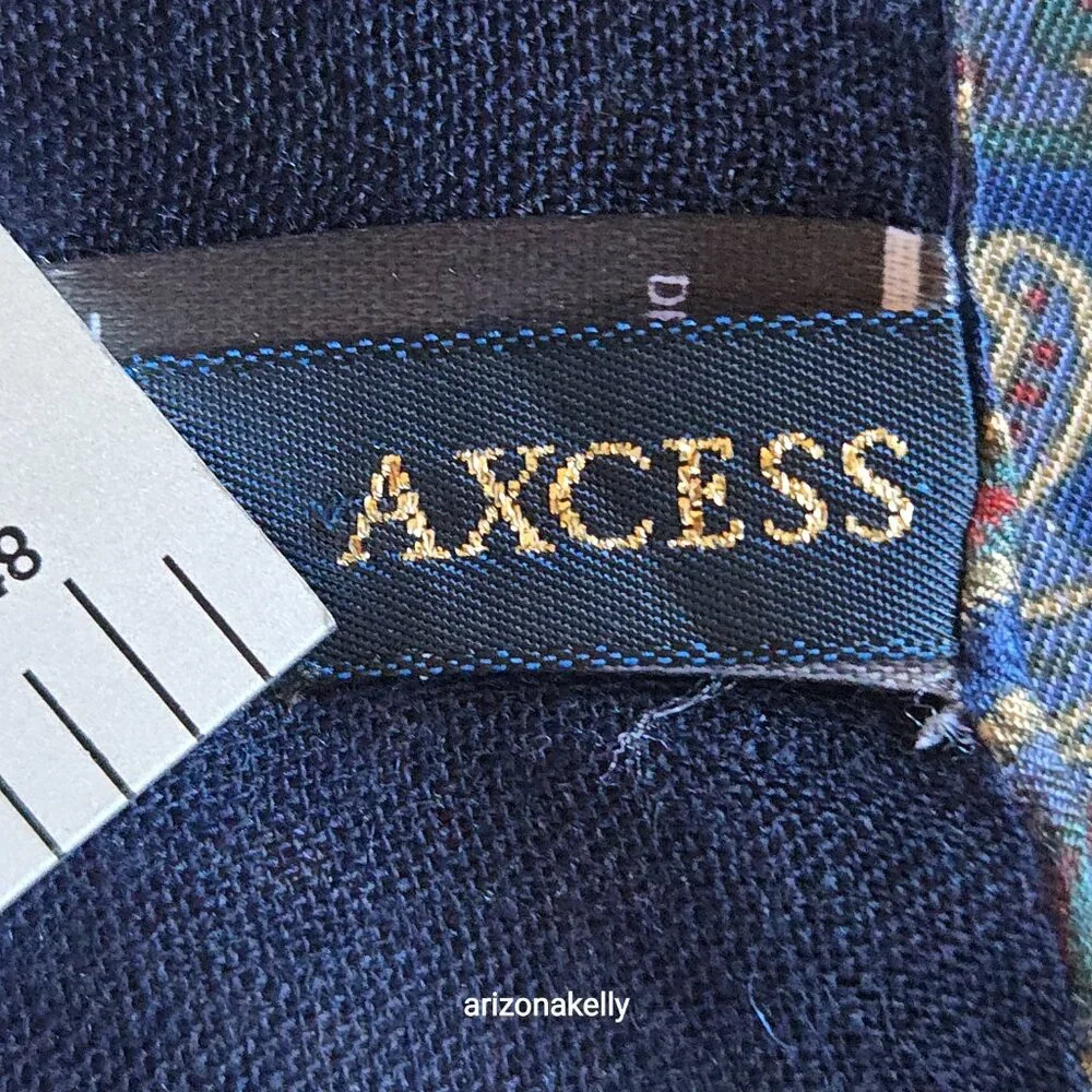 Axcess Wool-Backed Silk Scarf Navy - Picture 6 of 8